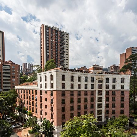 Hotel Park10 Medellín Exteriér fotografie Residential buildings in Chapinero